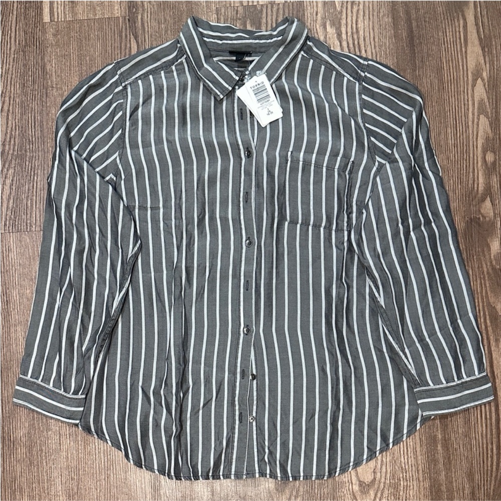 Torrid Women’s Lizzie Chambray Grey and White Striped Button Down Shirt Size 2X